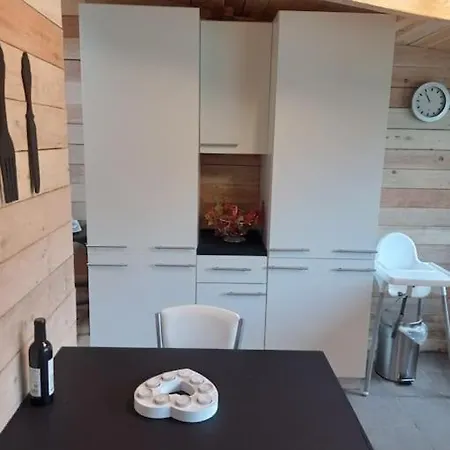 Semesterbostad Le P'tit Nid : Mini Loft Pour 2 A 4 Personnes Tellin